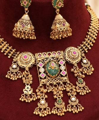 Gold plated green heritage kundan necklace set 3