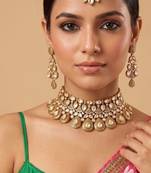 Gold plated kundan semi bridal choker set with maang tikka