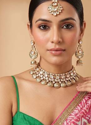 Gold plated regal kundan bridal choker set with maang tikka 1