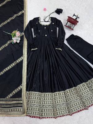 Black embroidered long flared anarkali kurta set with pant and dupatta 4