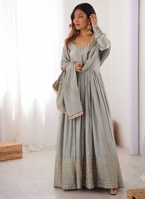 Grey embroidered long flared anarkali kurta set with pant and dupatta 3
