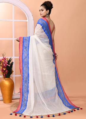 Off white festive cotton blend handloom saree with running blouse 3