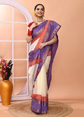 Off white festive cotton blend handloom saree with running blouse 3