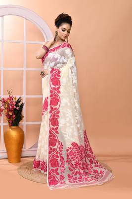 Off white festive wear cotton silk pink border pallu jamdani saree with running blouse 2