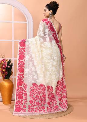 Off white festive wear cotton silk pink border pallu jamdani saree with running blouse 5