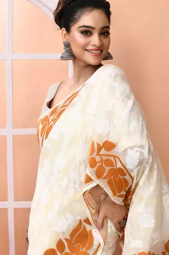Off white festive wear cotton silk bronze border pallu jamdani saree with running blouse