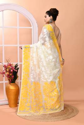 Off white festive wear cotton silk yellow border pallu jamdani saree with running blouse 5