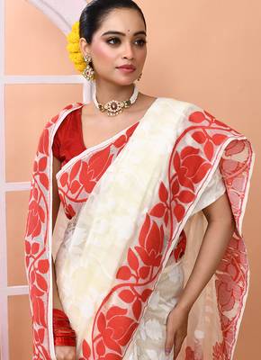 Off white festive wear cotton silk red border pallu jamdani saree with running blouse 4