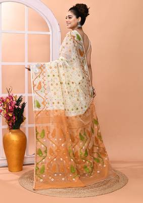 Off white festive wear cotton silk coral border pallu jamdani saree with running blouse 5