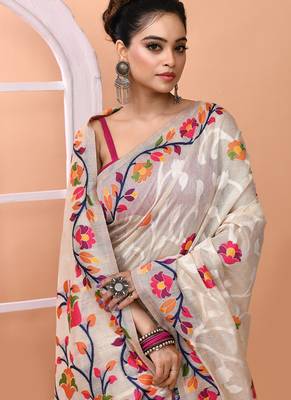 Off white festive wear silk blend multicolor border pallu jamdani saree with running blouse 4