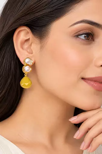 freshwater pearls jewellery baroque pearl & yellow chalcedony teardrop gold-toned drop earrings