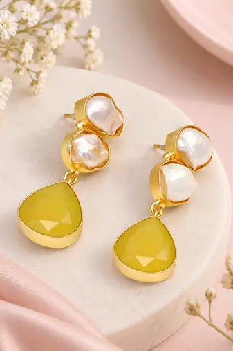 freshwater pearls jewellery baroque pearl & yellow chalcedony teardrop gold-toned drop earrings