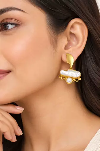 freshwater pearls jewellery baroque pearl drop earrings with gold-tone crescent stud