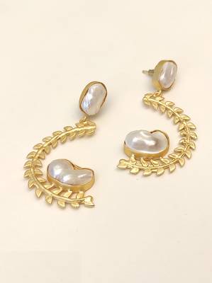 Certified natural freshwater pearls jewellery baroque pearl drop earrings with gold leaf wreath frame 4