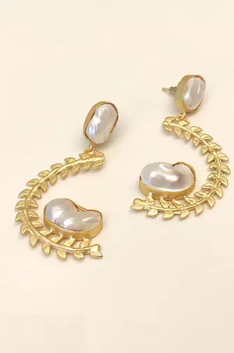 Certified natural freshwater pearls jewellery baroque pearl drop earrings with gold leaf wreath frame