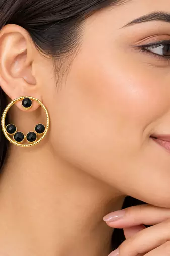 Certified natural freshwater pearls jewellery gold-toned circle stud earrings with black onyx stones