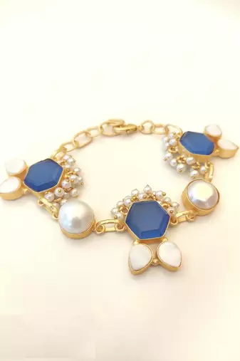 Certified natural freshwater pearls jewellery gold-toned blue hexagon stone & pearl chain bracelet