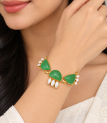 Certified natural freshwater pearls jewellery green stone & mother of pearl gold-tone chain bracelet