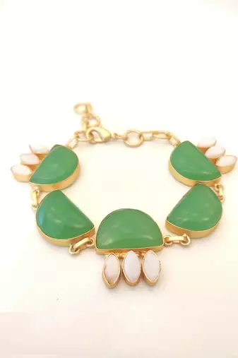 Certified natural freshwater pearls jewellery green stone & mother of pearl gold-tone chain bracelet