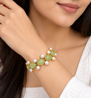 Certified natural freshwater pearls jewellery green stone & pearl gold-tone chain bracelet for women 1