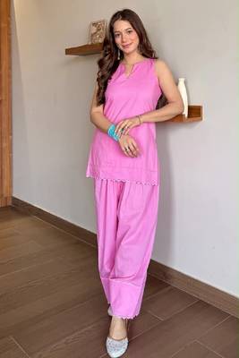 Pink floral printed pure cotton sleeveless kurta farshi salwar set for women 1