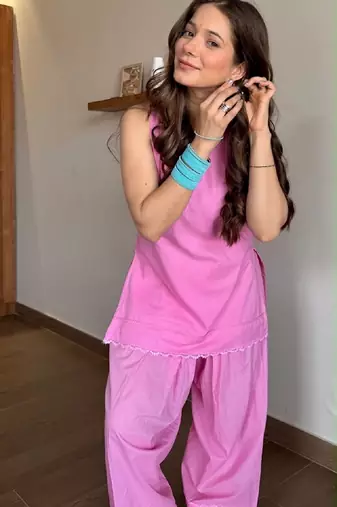 Pink floral printed pure cotton sleeveless kurta farshi salwar set for women