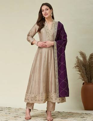 Cream embroidered vichitra silk kurti with pant and duppata set 2