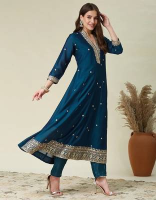 Teal embroidered vichitra silk kurti with pant and duppata set 3
