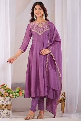Lavender embroidered vichitra  silk kurti with pant and duppata set 3