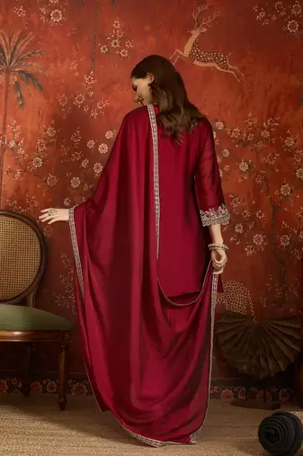 Women purple pure silk embroidered kurta set