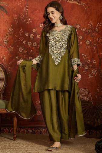 Women purple pure silk embroidered kurta set