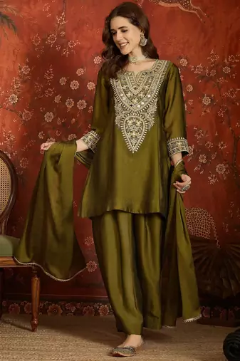 Women purple pure silk embroidered kurta set