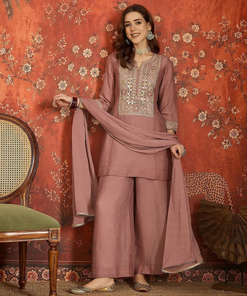 Women mauve pure silk embroidered kurta set