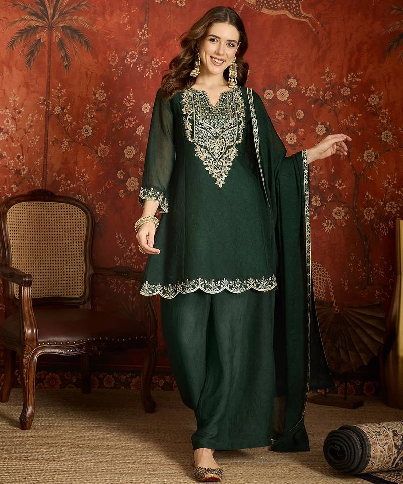 Women green pure silk embroidered kurta set