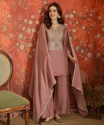 Women mauve pure silk embroidered kurta set 2