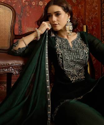 Women green pure silk embroidered kurta set 2