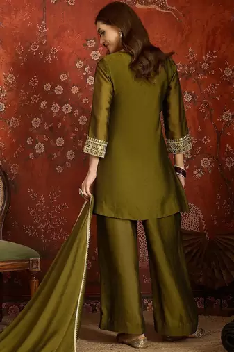 Women purple pure silk embroidered kurta set