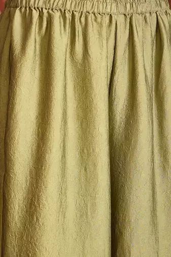 Women green pure silk embroidered kurta set