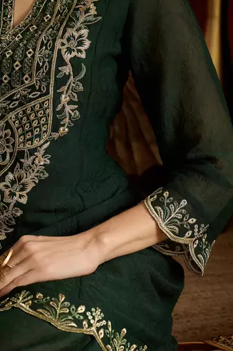 Women green pure silk embroidered kurta set