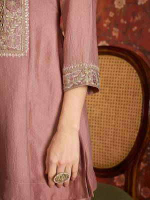 Women mauve pure silk embroidered kurta set 5