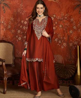 Women rust pure silk embroidered kurta set 1