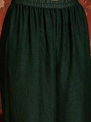 Women green pure silk embroidered kurta set 5