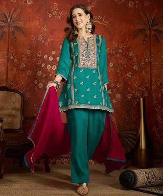 Women blue vichitra silk embroidered kurta set 2
