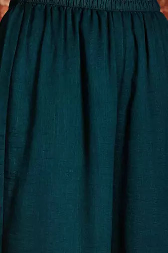 Women teal vichitra silk embroidered kurta set