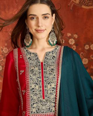 Women fuchsia vichitra silk embroidered kurta set 2