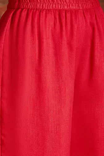 Women fuchsia vichitra silk embroidered kurta set