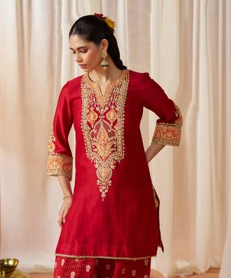 Deep red kurta with salwar and dupatta 5