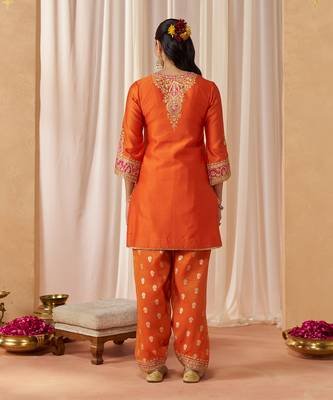 Burnt orange kurta with salwar and dupatta 4
