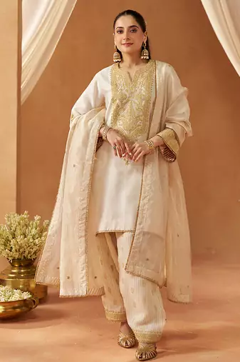 Daisy ivory kurta with salwar and dupatta