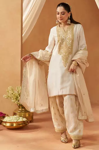 Daisy ivory kurta with salwar and dupatta